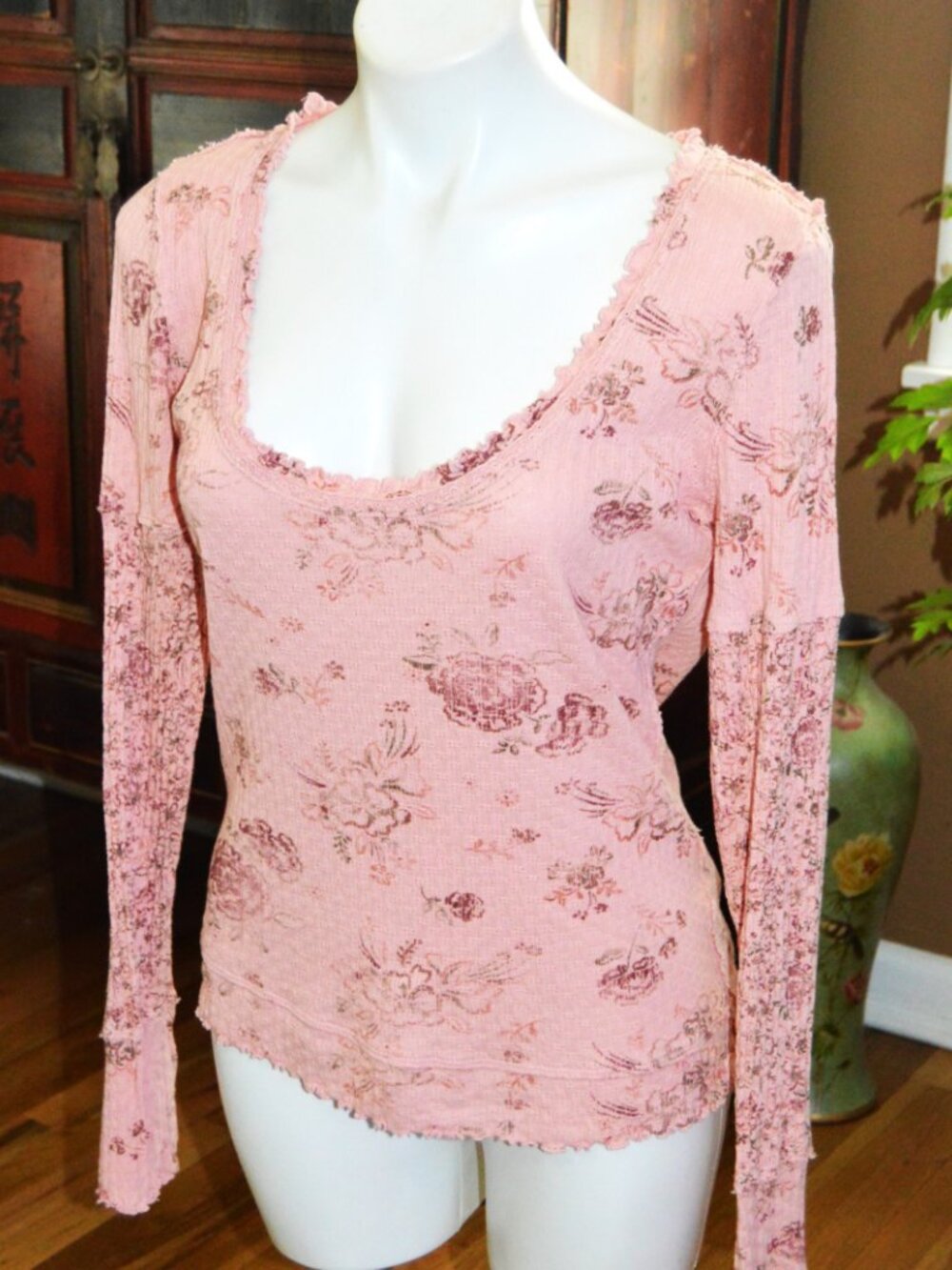 Free People M Pink Waffle long sleeve top EUC